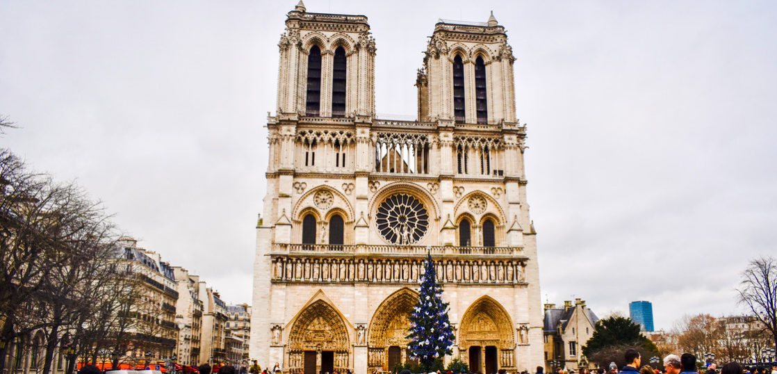 花の都パリを彩る発祥の地 ノートルダム大聖堂とセーヌ川 旅狼 たびろう どっとこむ