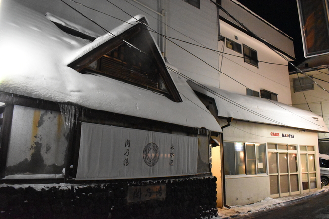 雪の草津温泉_夜の温泉街