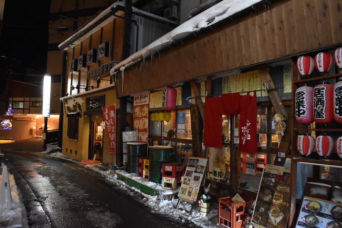 雪の草津温泉_夜の温泉街