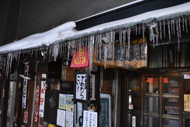 雪の草津温泉_夜の温泉街