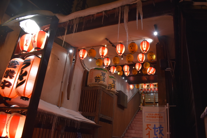 雪の草津温泉_夜の温泉街