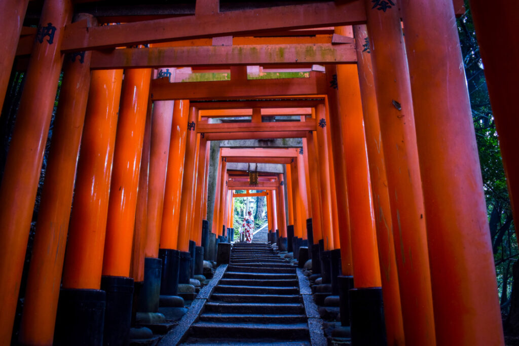 京都旅行 和の象徴たる伏見稲荷大社の観光案内 まるで千本鳥居への異世界転生のようでした 旅狼 たびろう どっとこむ